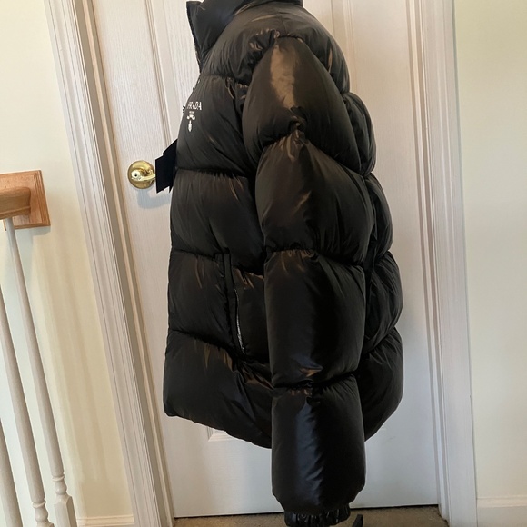 Prada Re-Nylon Puffer Down Jacket Black Size 44 New with Tags! - Picture 15 of 16